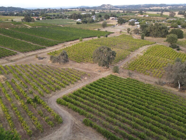 More Photos Of 10580 Dickson Rd, Plymouth Winery Vineyard For Sale