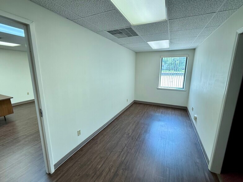 More Photos Of 108 S Main St, Madisonville Office Residential For Sale