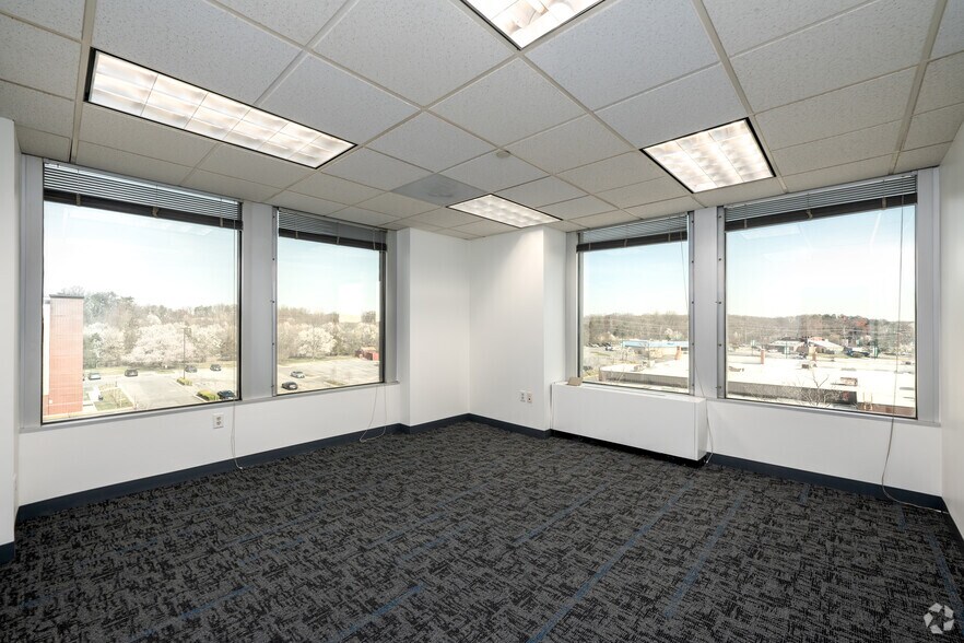More Photos Of 7500 Greenway Center Dr, Greenbelt Office For Lease