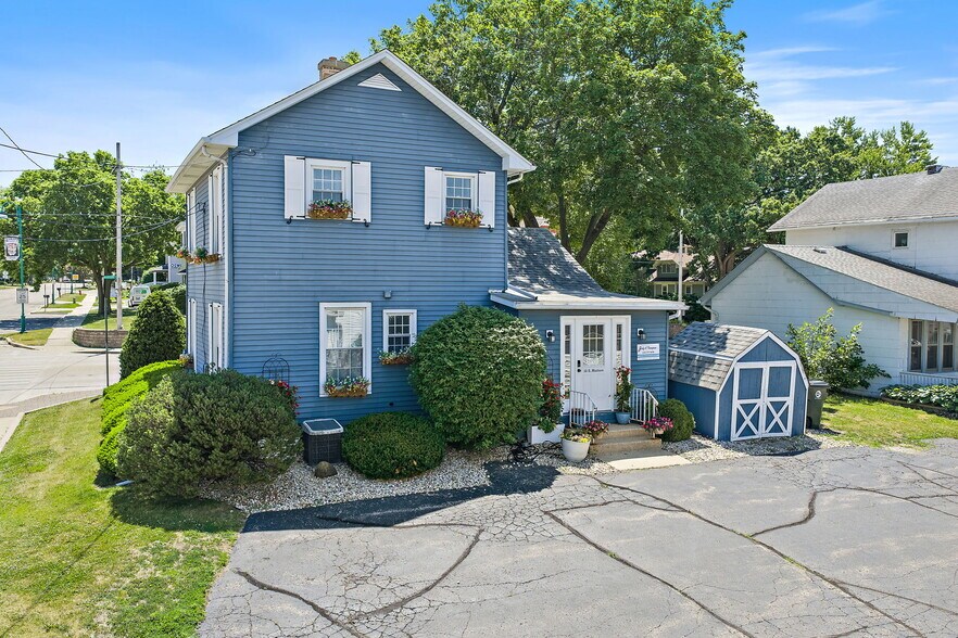 More Photos Of 55 S Madison St, Oswego Office For Sale