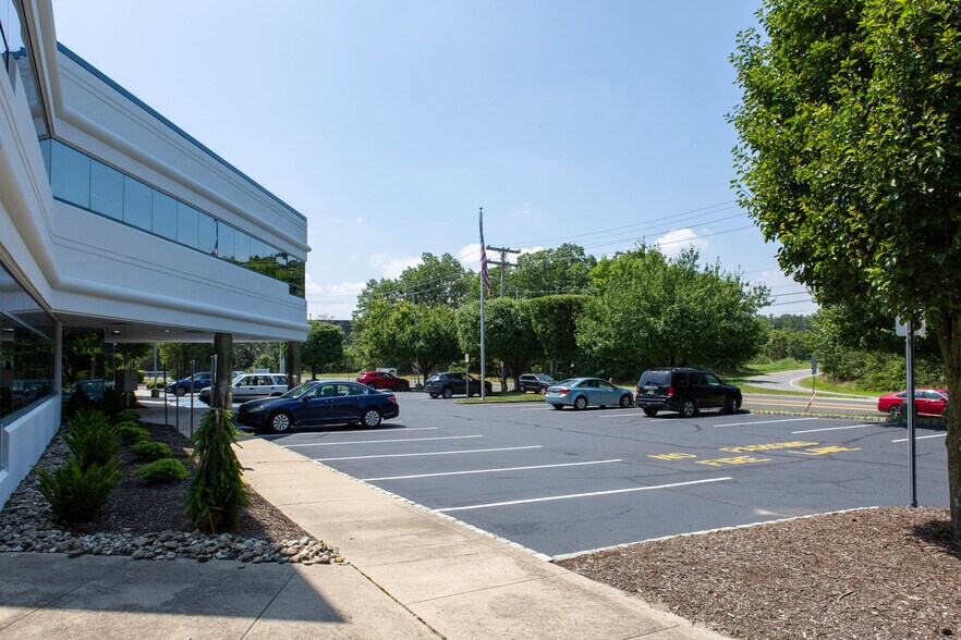 More Photos Of 745 Hope Rd, Eatontown Office For Lease