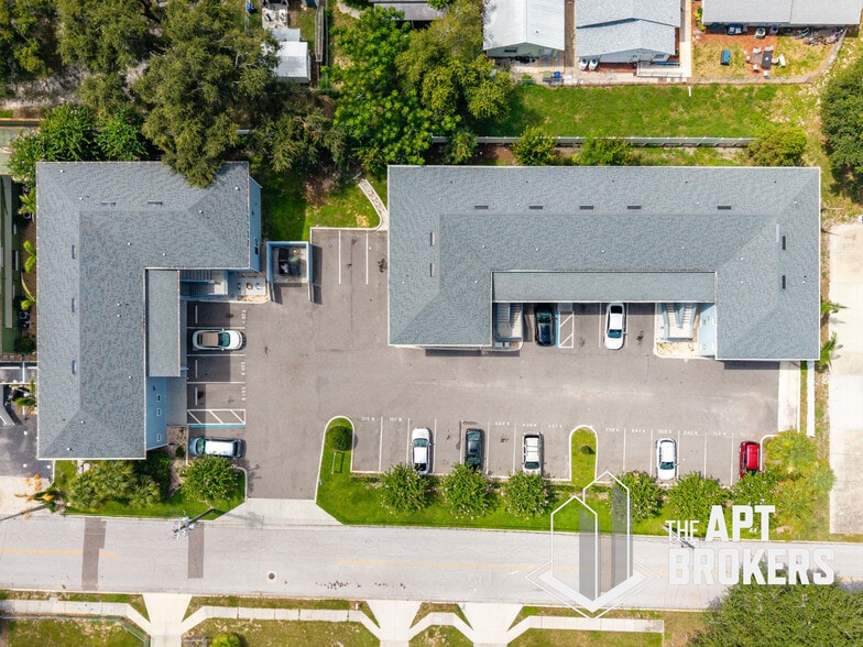 More Photos Of 750 Avenue C SW, Winter Haven Apartments For Sale