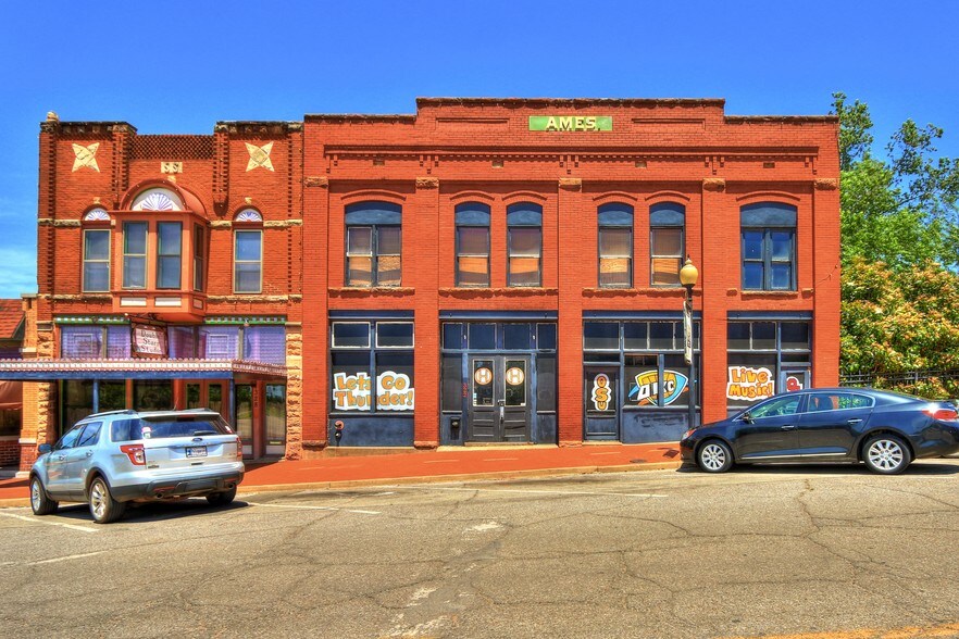 Primary Photo Of 324 W Oklahoma Ave, Guthrie Storefront Retail Residential For Lease