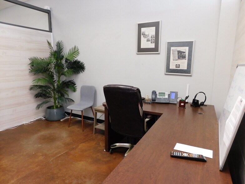 More Photos Of 9360 90th Ave, Sebastian General Retail For Lease