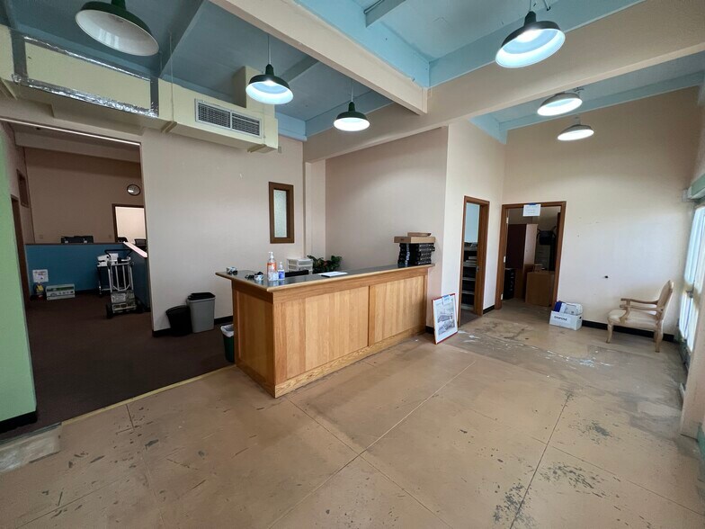 More Photos Of 894 Queen St, Honolulu Storefront Retail Office For Lease