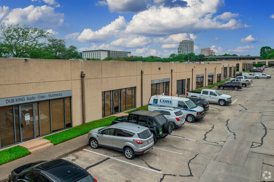 More Photos Of 3201 Cherry Ridge St, San Antonio Unknown For Lease