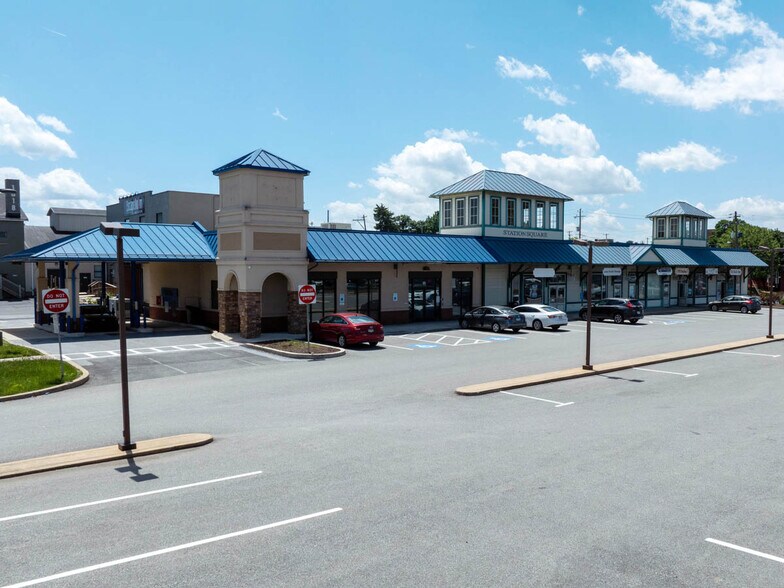 More Photos Of 1018 N Christian St, Lancaster Unknown For Sale