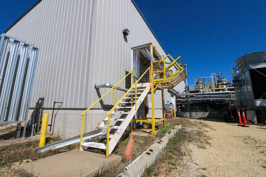 More Photos Of 5640 44th Ave S, Clinton Industrial For Sale