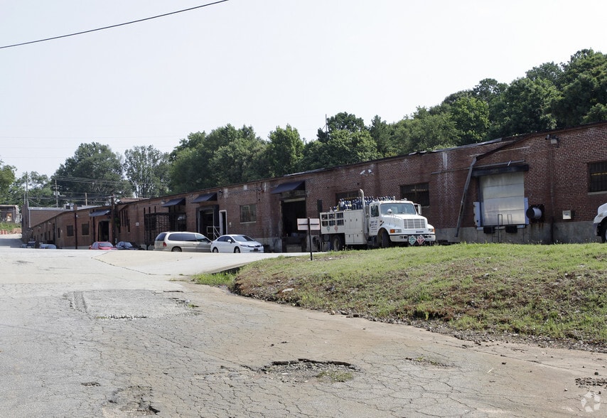 More Photos Of 1130 Donald Lee Hollowell Pky NW, Atlanta Warehouse For Lease