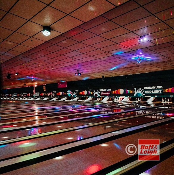 More Photos Of 26383 Broadway Ave, Bedford Bowling Alley For Sale