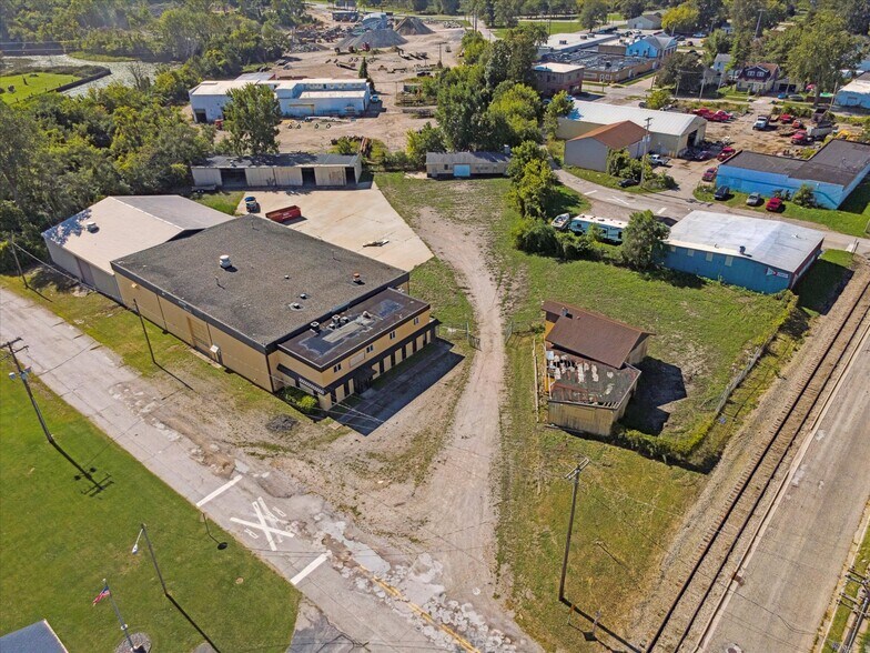 More Photos Of 211 Lee St, Saginaw Manufacturing For Sale