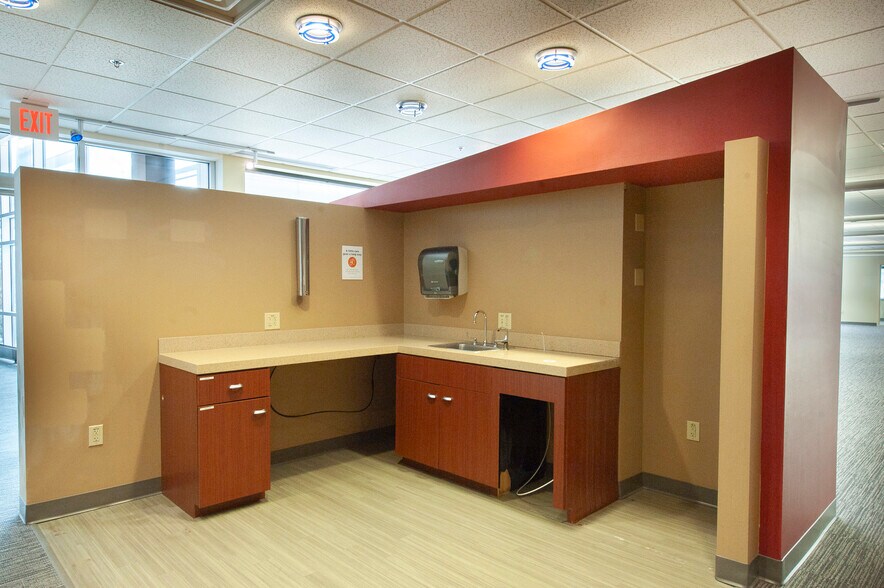 More Photos Of 250 Progressive Way, Westerville Office For Lease