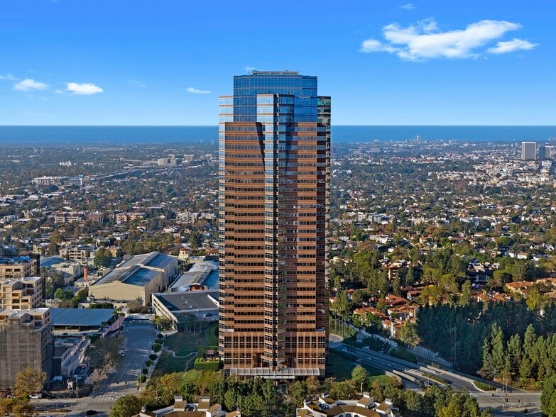 Primary Photo Of 2121 Avenue of the Stars, Century City Coworking Space