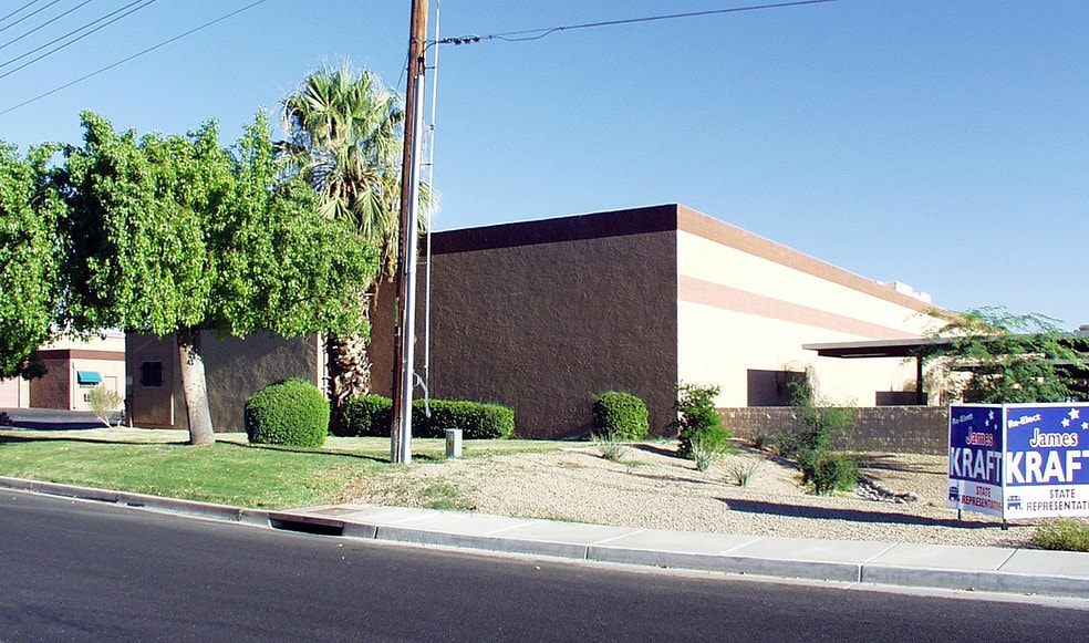 More Photos Of 2602-2606 W Townley Ave, Phoenix Warehouse For Lease