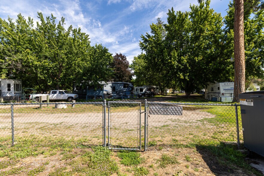 More Photos Of 10011 Gateway Dr, Lolo Land For Sale