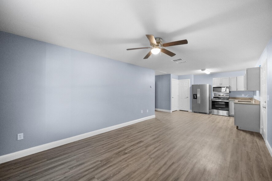More Photos Of 8092 County Road 604, Alvarado Apartments For Sale