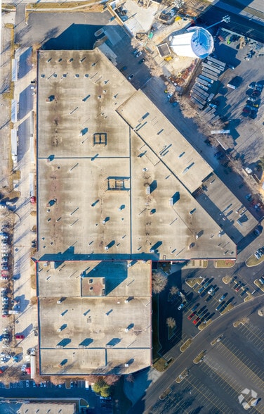 More Photos Of 7080 N Mccormick Blvd, Lincolnwood Warehouse For Lease