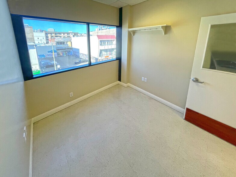 More Photos Of 638 Webster St, Oakland Office For Sale