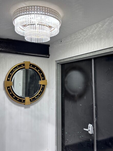 More Photos Of 8418 Broadway St, San Antonio Industrial For Sale