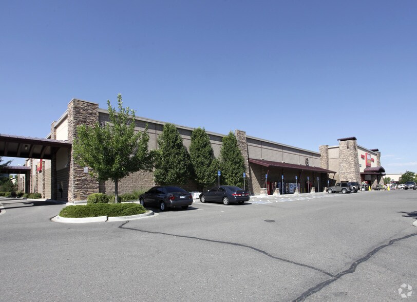 More Photos Of 1631 Pace St, Longmont Unknown For Lease