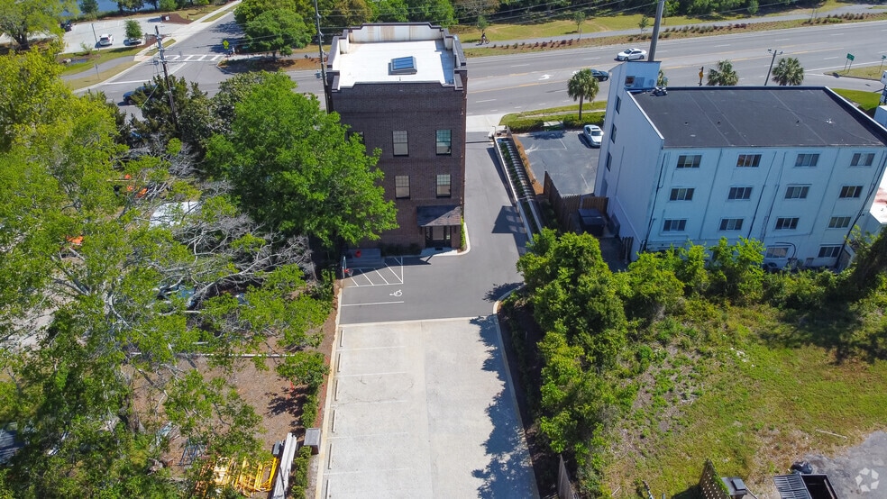 More Photos Of 7242 Wrightsville Ave, Wilmington Office For Lease