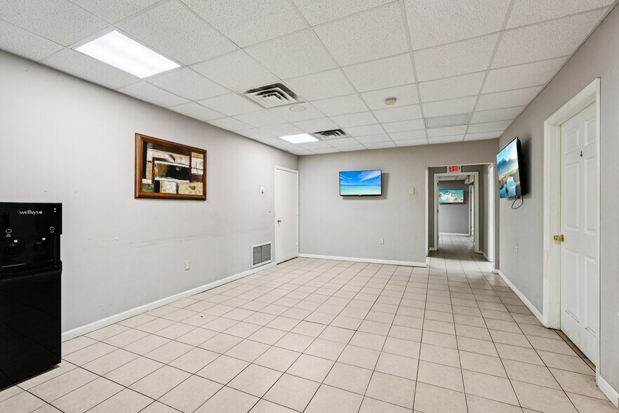 More Photos Of 99-105 Berkshire Ave, Paterson Office For Lease