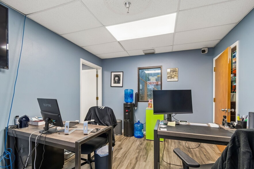 More Photos Of 3667-3691 46th Ave N, Saint Petersburg Warehouse For Sale