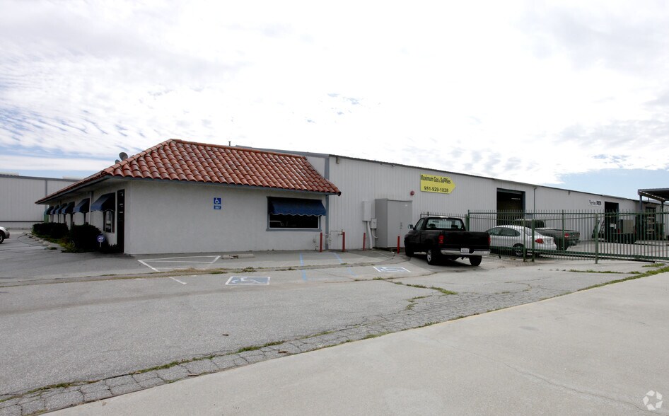 More Photos Of 3875 Industrial Ave, Hemet Warehouse For Sale