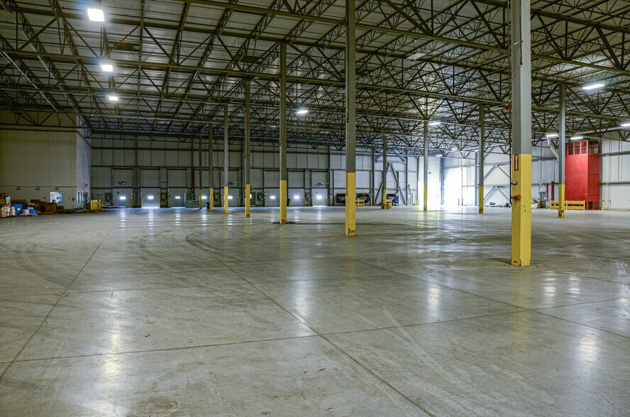 More Photos Of 210 Ski Village Dr, Mount Shasta Distribution For Lease