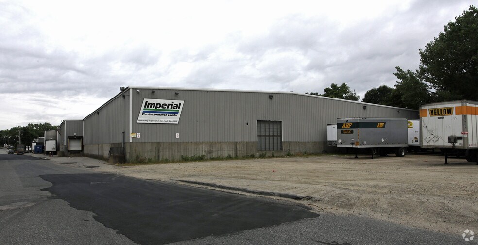 More Photos Of 60 Webster Pl, Worcester Distribution For Lease