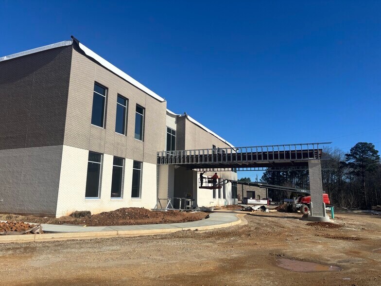 More Photos Of 7355 Main St, Woodstock Medical For Lease
