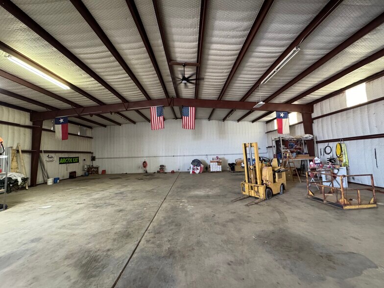 More Photos Of 11607 Highway 87, Lubbock Warehouse For Sale