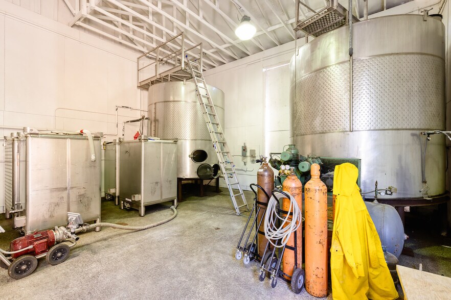 More Photos Of 155 Cherry Creek Rd, Cloverdale Winery Vineyard For Sale