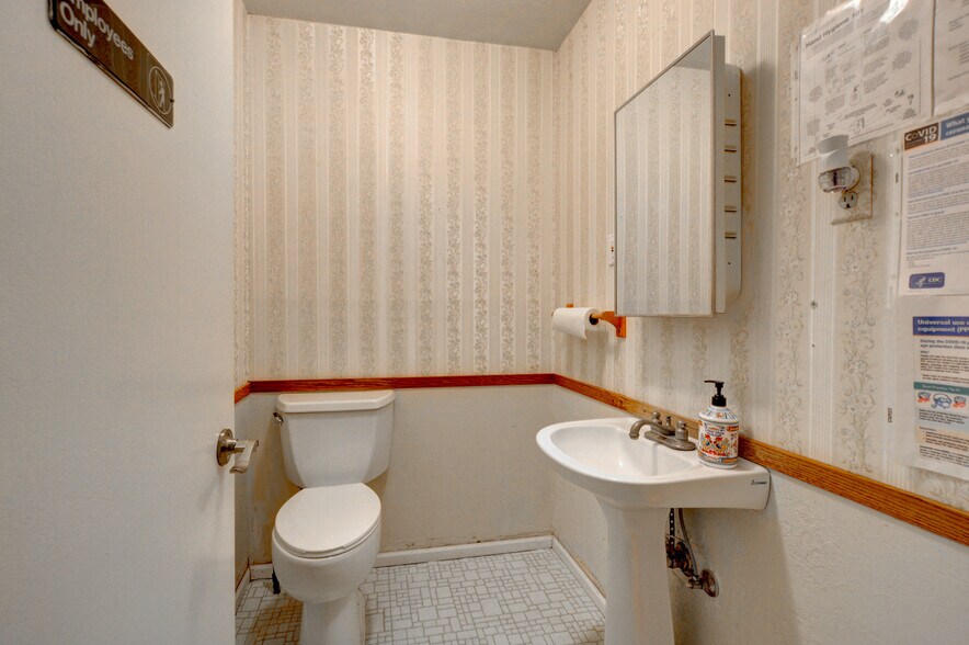 More Photos Of 625 Barbara Drive, Grants Pass Assisted Living For Sale