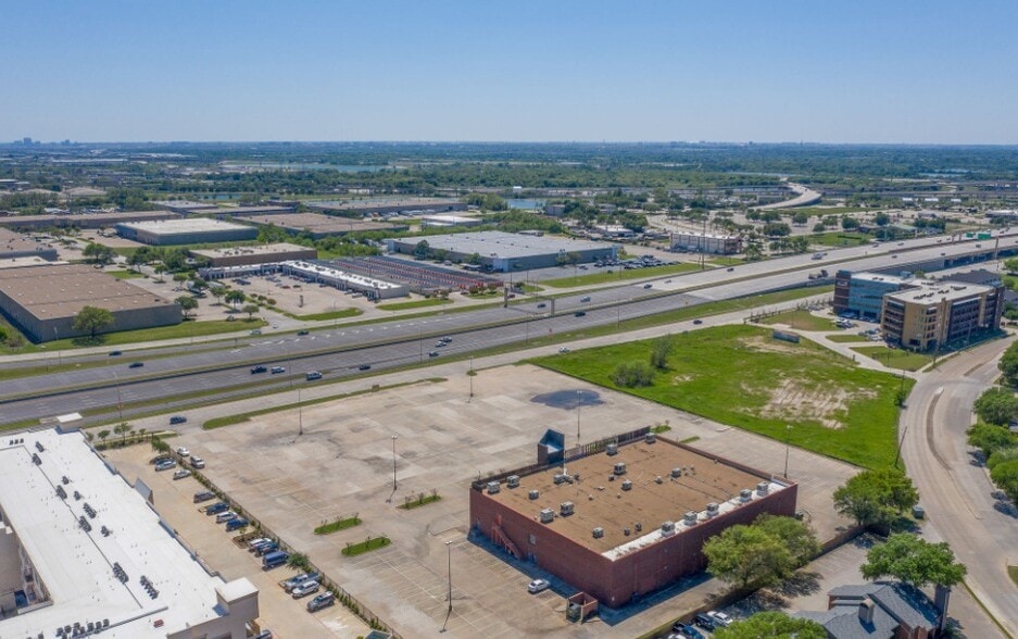 More Photos Of 1130 W Trinity Mills Rd, Carrollton General Retail For Sale