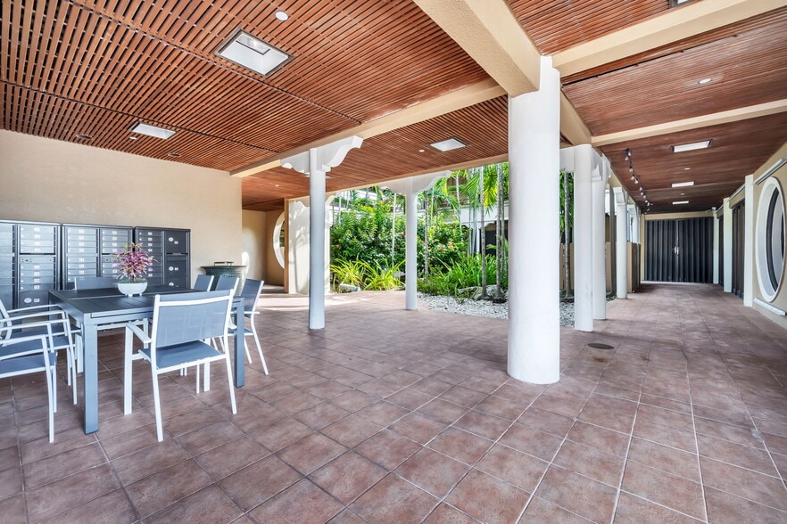 More Photos Of 10471 N Kendall Dr, Miami Storefront Retail Office For Lease