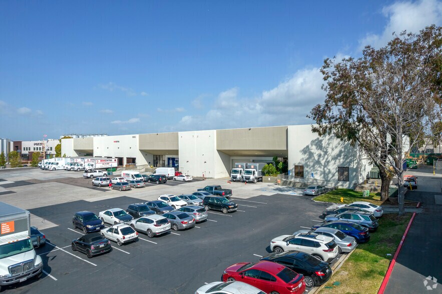 More Photos Of 8963 Carroll Way, San Diego Warehouse For Lease