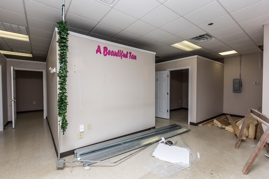 More Photos Of 133 E Main St, Youngsville General Retail For Lease
