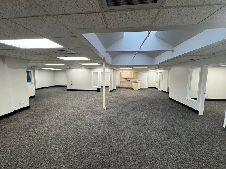 More Photos Of 3077 20th St E, Fife Warehouse For Lease