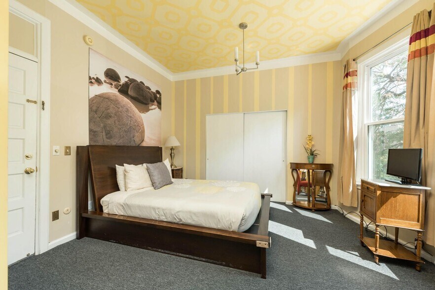 More Photos Of 2147-2151 Tremont Pl, Denver Hospitality For Sale