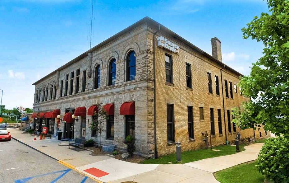 Primary Photo Of 131 E Franklin St, Elkhart Office For Lease