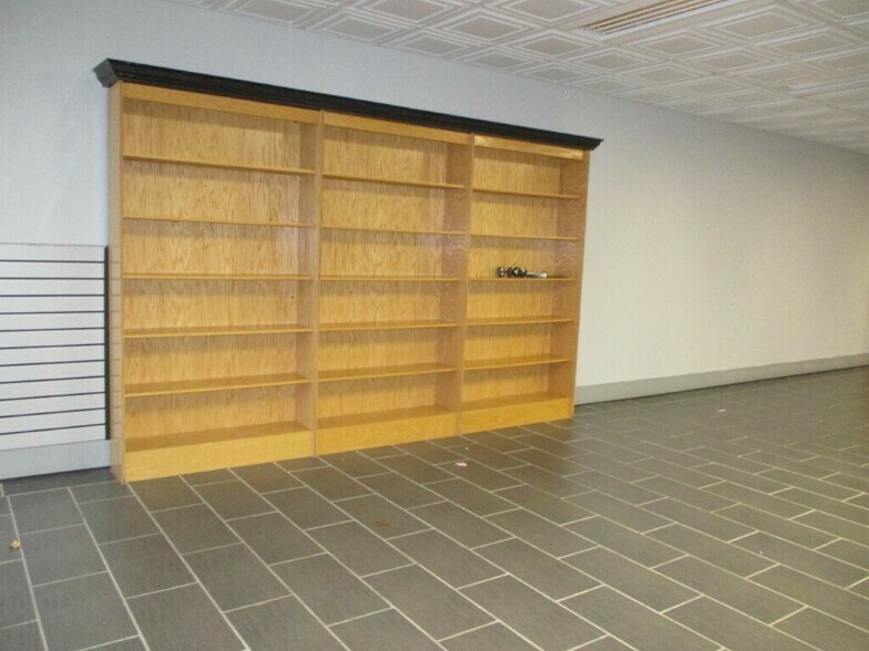 More Photos Of 1400 Walter Reed Rd, Fayetteville Unknown For Lease