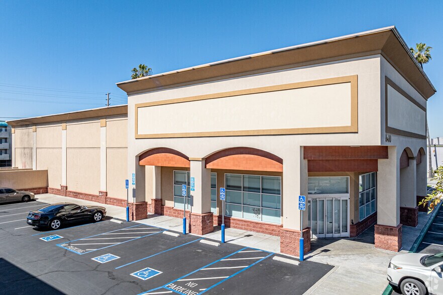 More Photos Of 8400 Firestone Blvd, Downey Freestanding For Lease