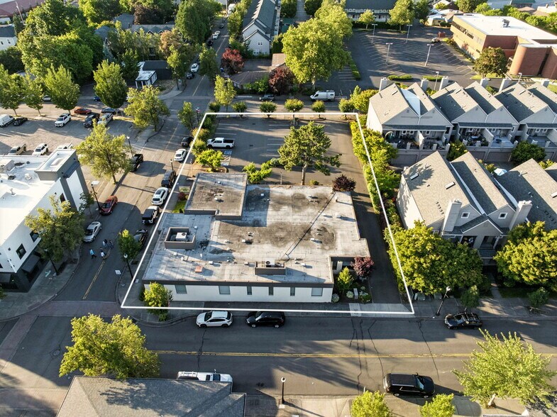 More Photos Of 400 NE Roberts Ave, Gresham Medical For Sale