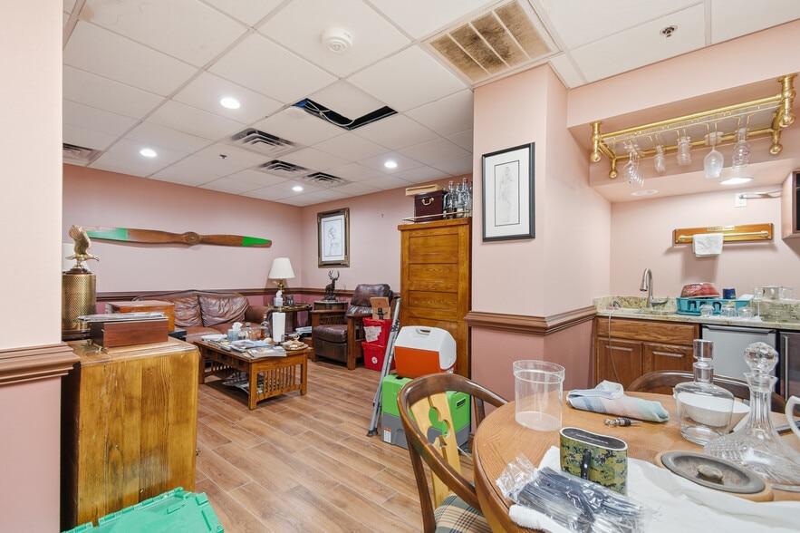 More Photos Of 233 E Bay St, Jacksonville Office For Sale