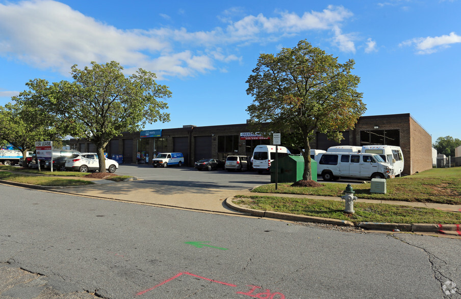 Primary Photo Of 7701-7717 Penn Belt Dr, Forestville Warehouse For Lease