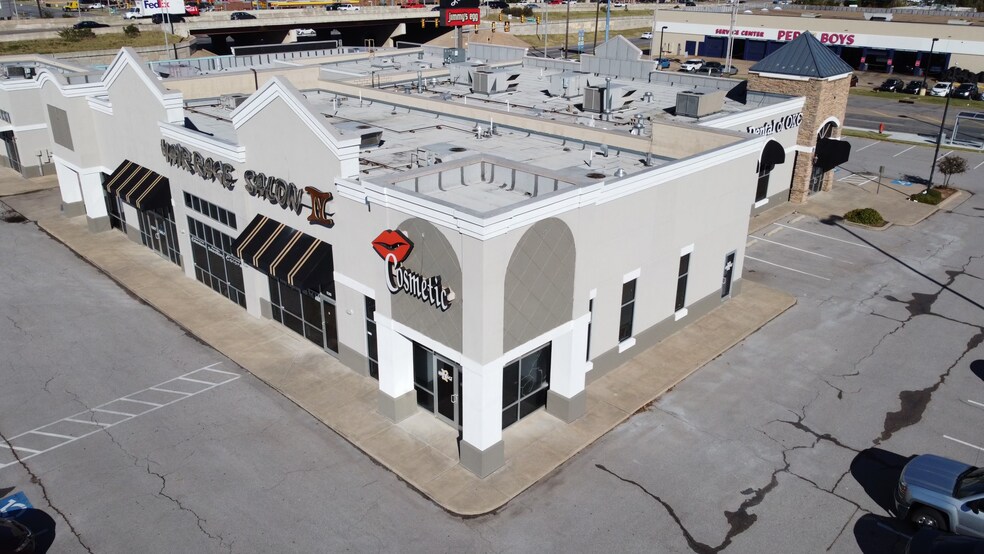 More Photos Of 500 W I-240 Service Rd, Oklahoma City General Retail For Sale