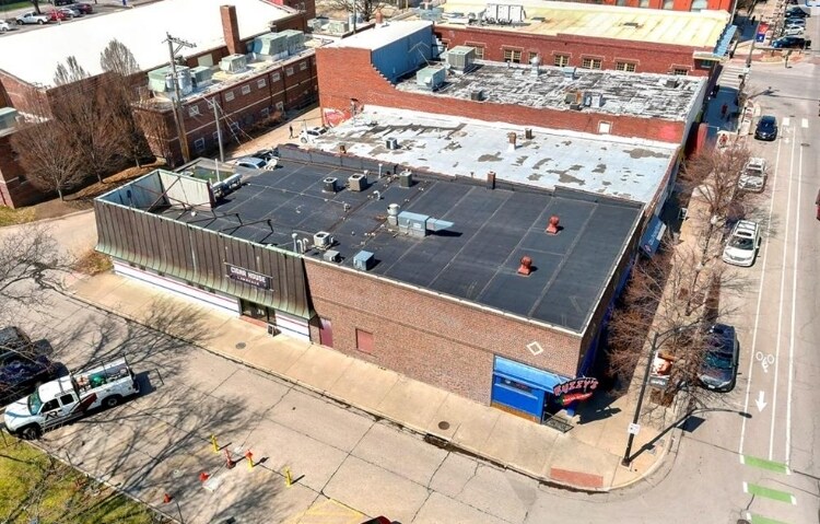 More Photos Of 1115 Massachusetts St, Lawrence Freestanding For Sale