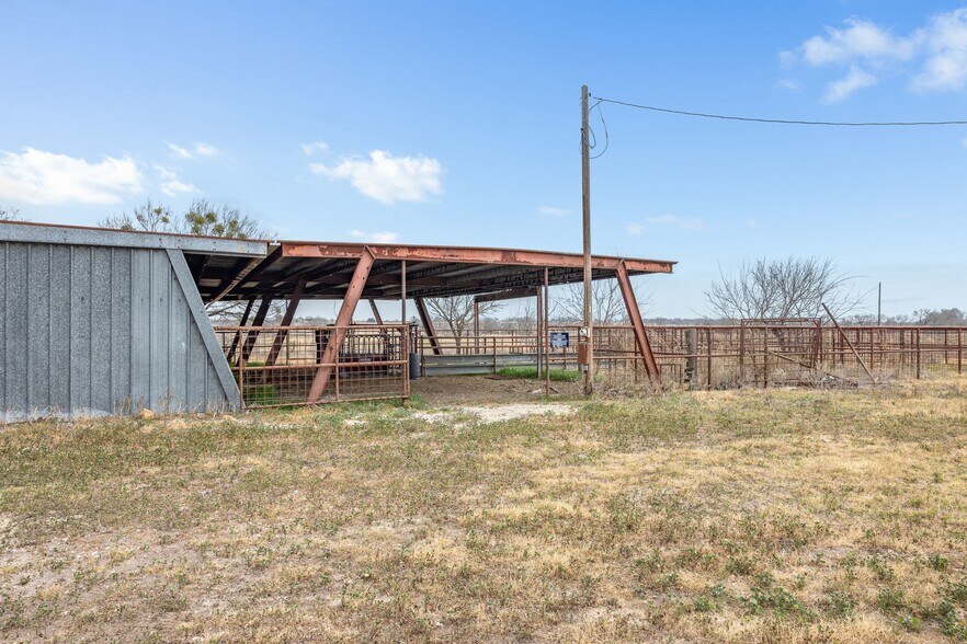 More Photos Of 2884 Political Rd, Lockhart Land For Sale