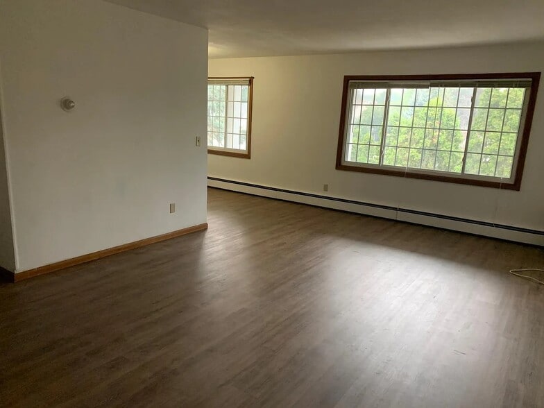 More Photos Of 4001 Mavelle Dr, Edina Apartments For Sale